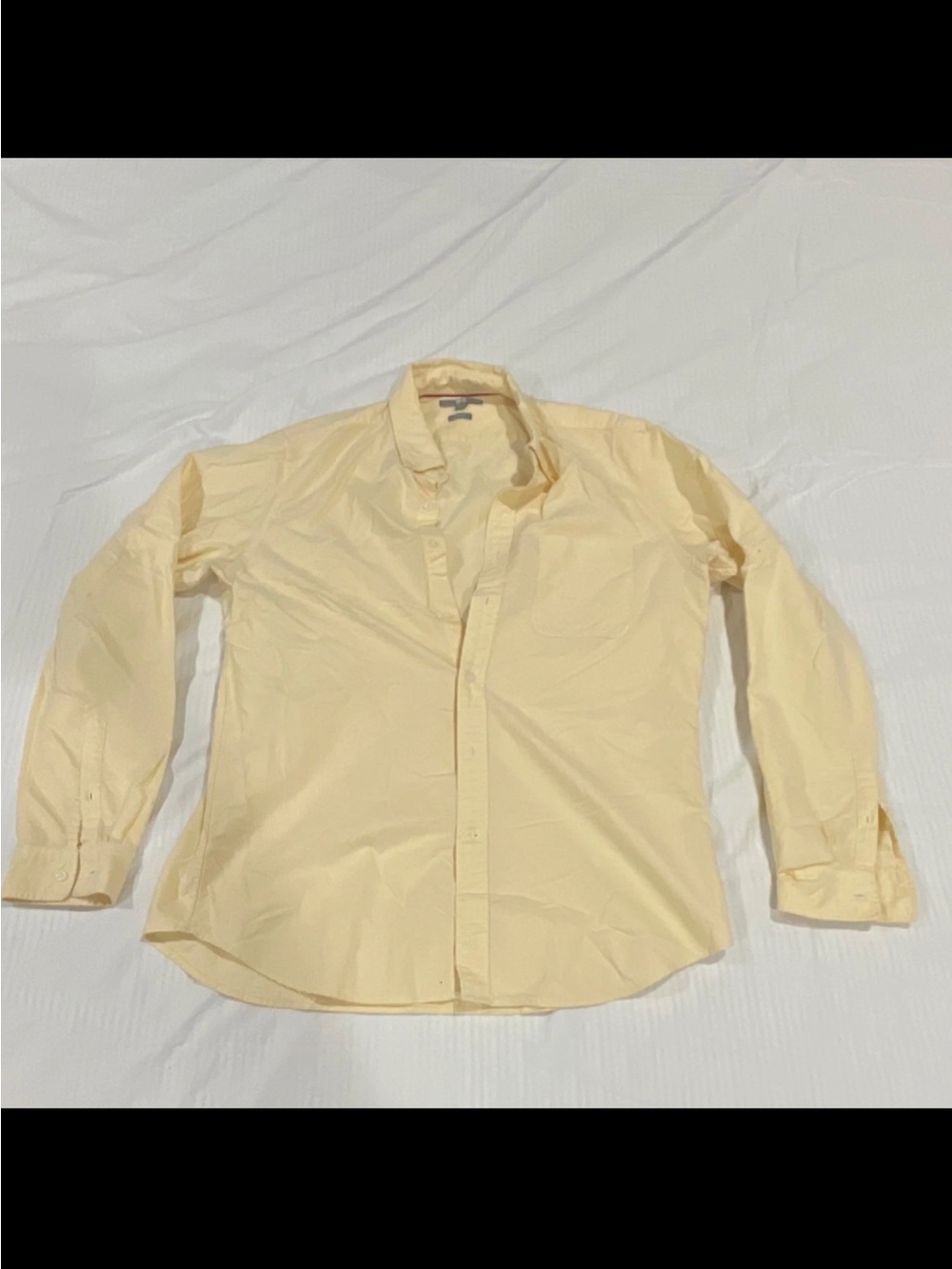 Uniqlo Men's Button-Down Shirt in Light Yellow